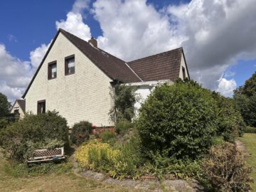 Ansicht Garten - Einfamilienhaus auf herrlichem Grundstück mit Blick über die Felder