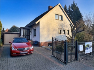 Burgdorf/ Ehlershausen: Kleines Einfamilienhaus auf einem herrlichen Grundstück, 31303 Burgdorf, Einfamilienhaus