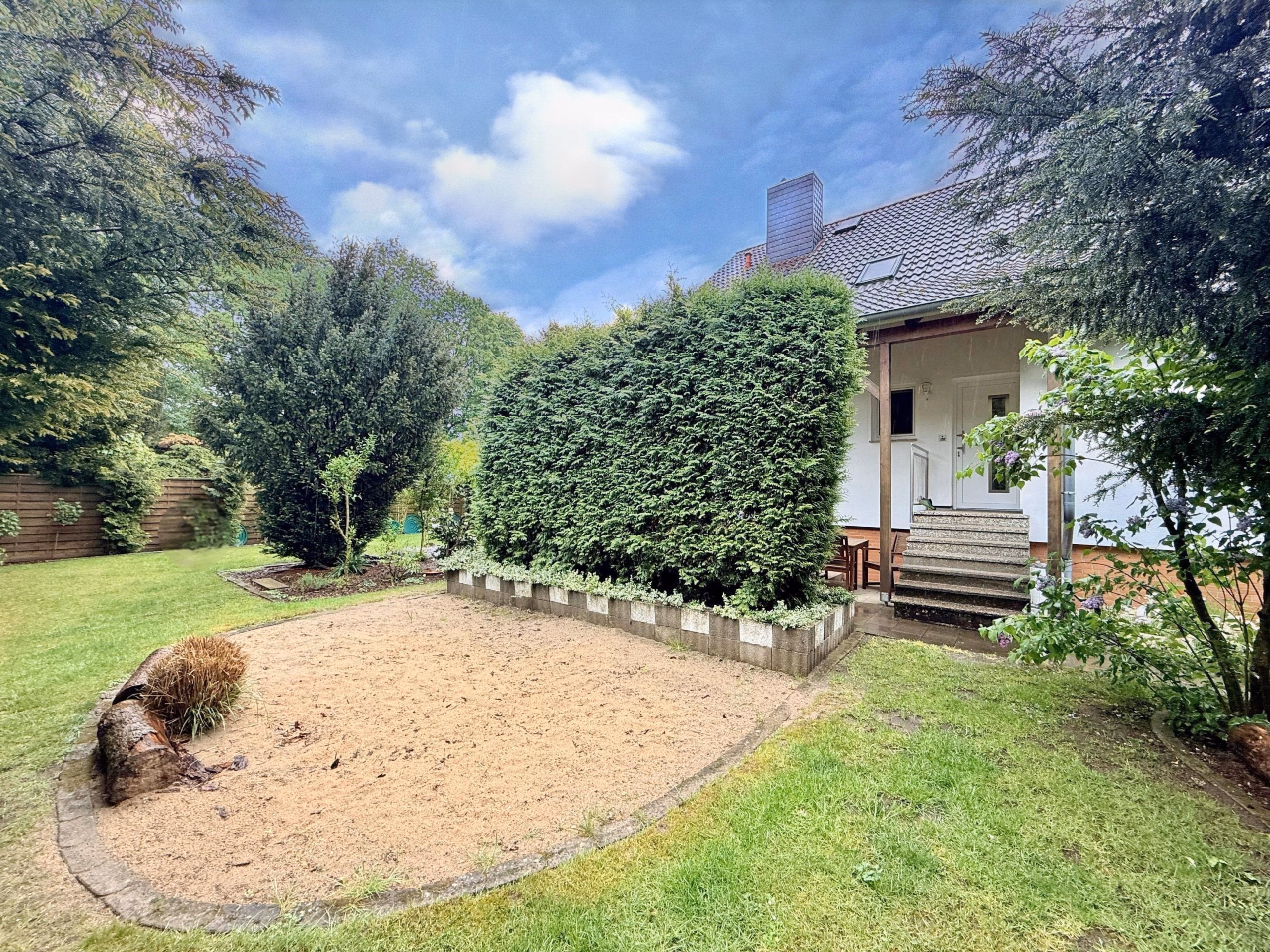 Schickes EFH mit Wohnkeller u. guten Energiewerten – ideal für 4-5 Personen in Seelze – Krumme Masch, 30926 Seelze, Einfamilienhaus