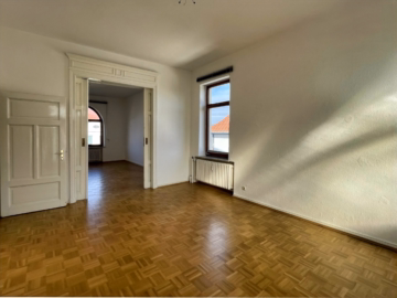 Zimmer_4 - Gemütliche 4,5-Zimmer-Wohnung mit großem Balkon in Bahnhofsnähe