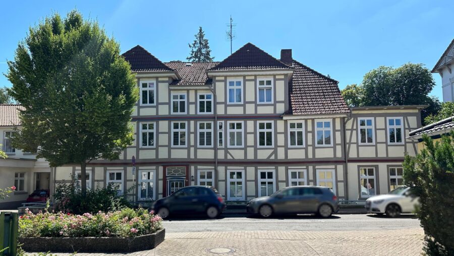 Ihre Kapitalanlage in Celle - Mehrfamilienhaus mit einer Gewerbeeinheit in beliebter Lage 1 Bild - Ihre Kapitalanlage in Celle – Mehrfamilienhaus mit einer Gewerbeeinheit in beliebter Lage