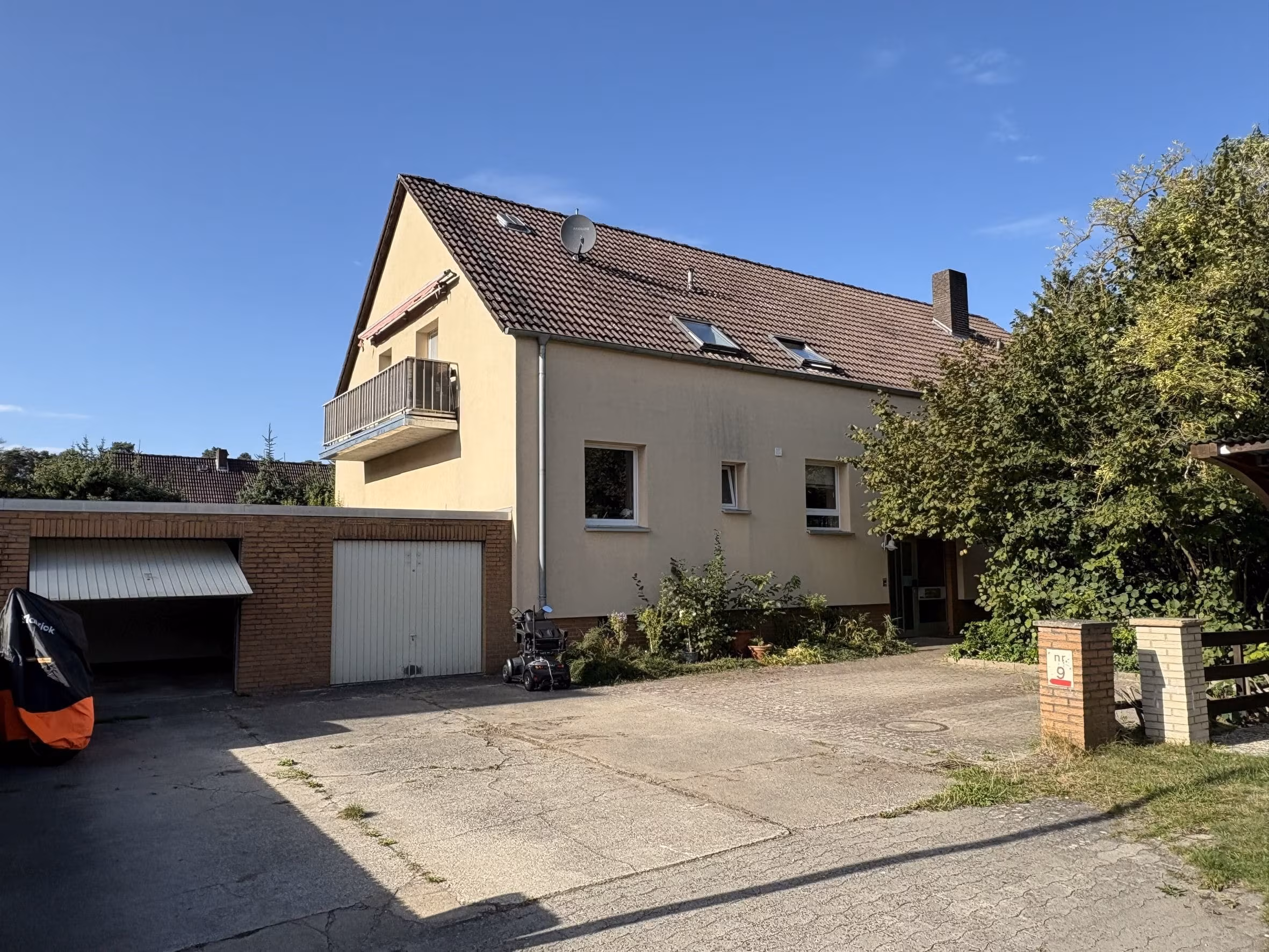 Burgdorf/Ehlershausen: Kleines Mehrfamilienhaus mit 4 Wohnungen (nach WEG geteilt), 31303 Burgdorf, Mehrfamilienhaus