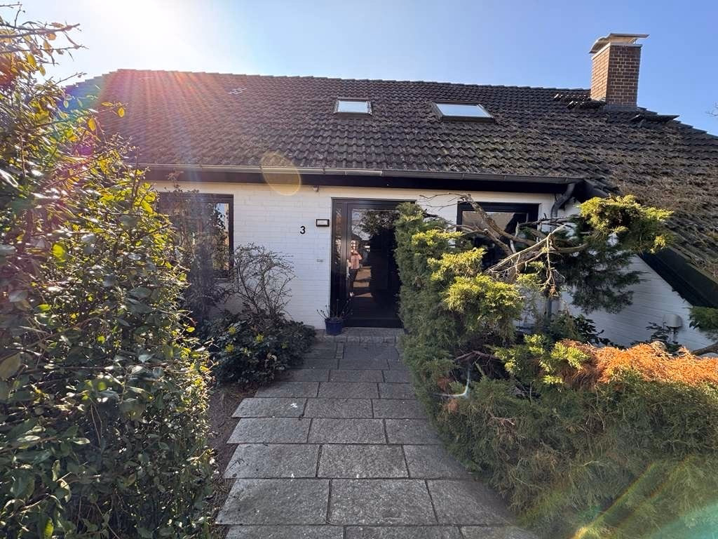 Garbsen-Horst: Viel Platz auf großem Grundstück 1 Garbsen-Horst: Viel Platz auf großem Grundstück, 30826 Garbsen, Einfamilienhaus