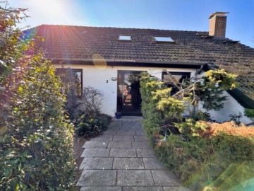 Garbsen-Horst: Viel Platz auf großem Grundstück, 30826 Garbsen, Einfamilienhaus