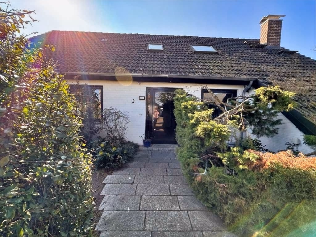 Garbsen-Horst: Viel Platz auf großem Grundstück, 30826 Garbsen, Einfamilienhaus