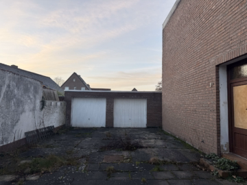 Außenansicht - Zwangsversteigerung prov.-frei: Zweifamilienhaus in Nienhagen