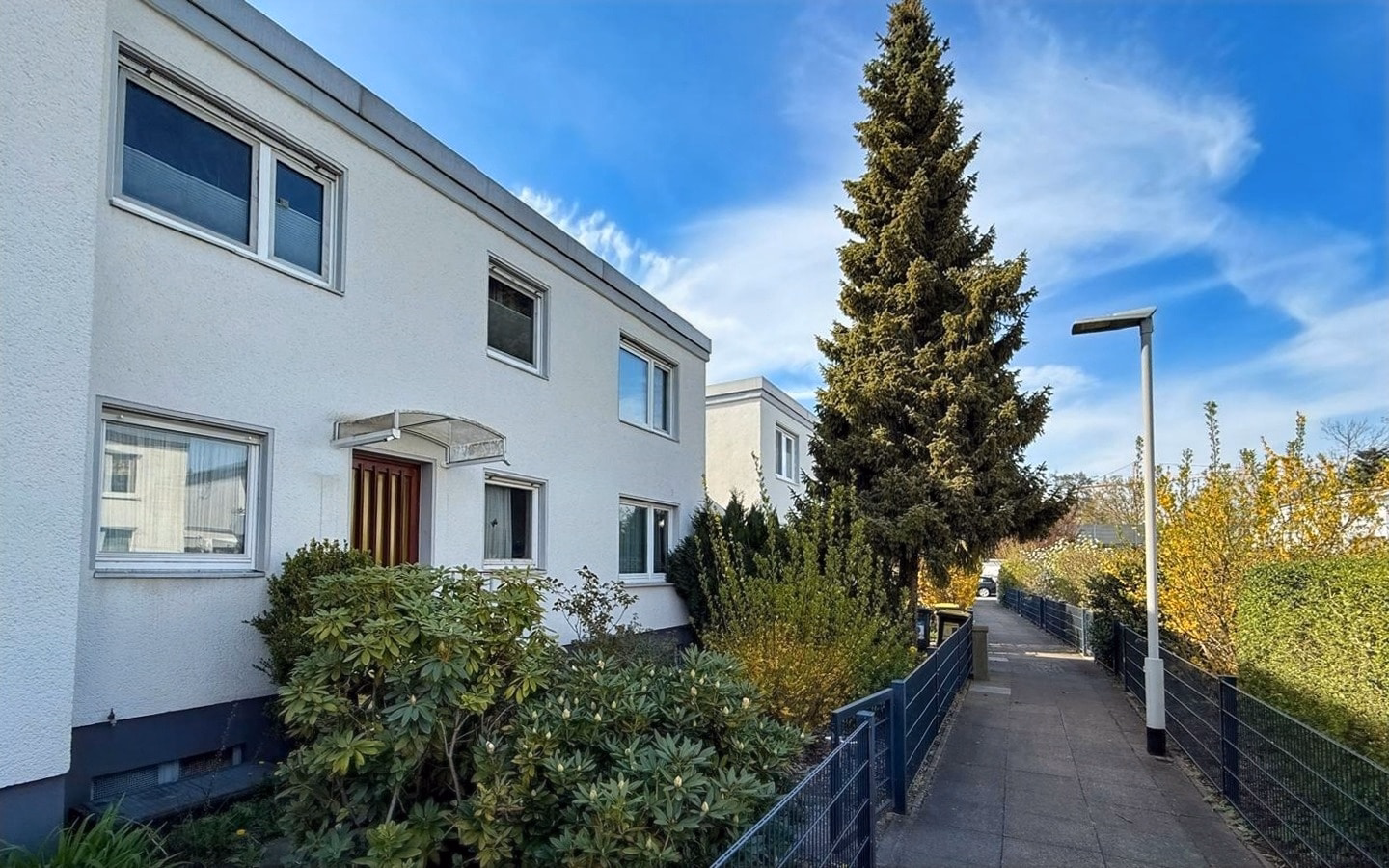 Modernisierungsbedürftige 3,5-Zimmer-ETW mit Reihenhauscharakter, 30519 Hannover, Etagenwohnung