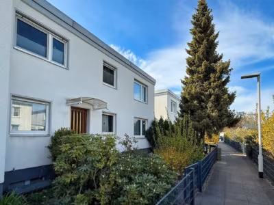 Modernisierungsbedürftige 3,5-Zimmer-ETW mit Reihenhauscharakter, 30519 Hannover, Etagenwohnung