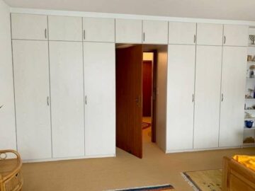Einbauschrank im Schlafzimmer - Gepflegtes Reihenmittelhaus mit Keller und Garage in Alt-Bothfeld