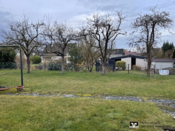 Blick in den Garten - Hellendorf: Großes Einfamilienhaus mit Potenzial