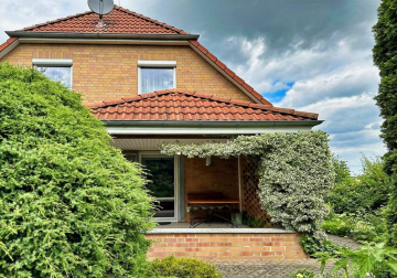 Gartenansicht - Großzügiges und gepflegtes Einfamilienhaus mit Garage und Keller in Algermissen