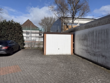 Garage und Stellplatz - Geräumige 3-Zimmer-ETW mit Balkon, Garage und Stellplatz