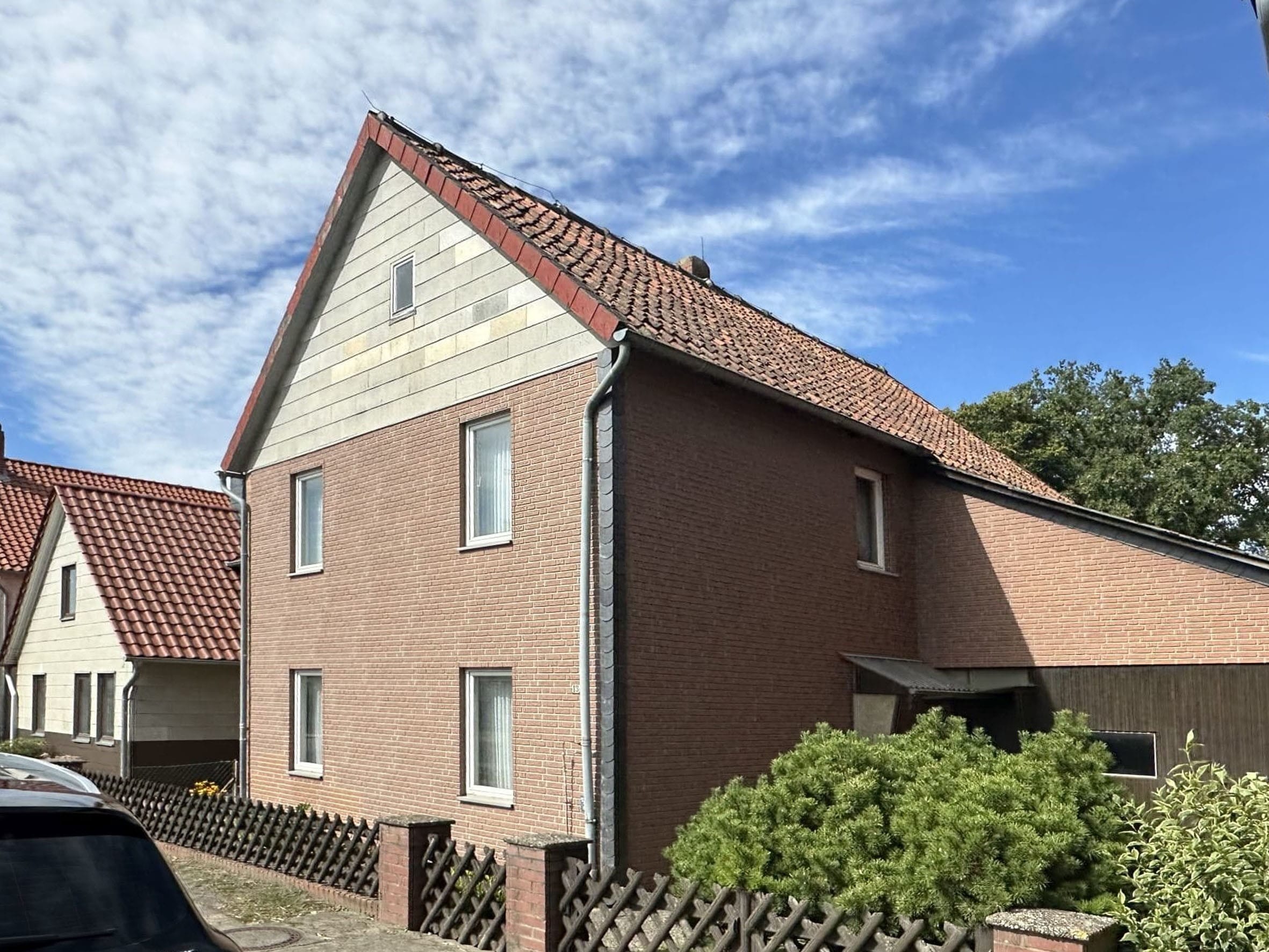 Clauen: Günstiges Haus für handwerklich Begabte, 31249 Hohenhameln, Einfamilienhaus