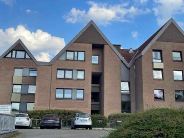 Hausansicht - Eingangsbereich - Modernisierte Eigentumswohnung mit 2 Bädern, Loggia und Aufzug