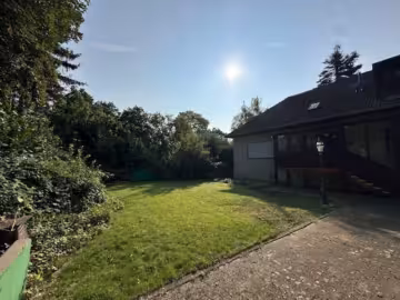 Garten - Großzügiges Einfamilienhaus – praktisch zum Bodenwert