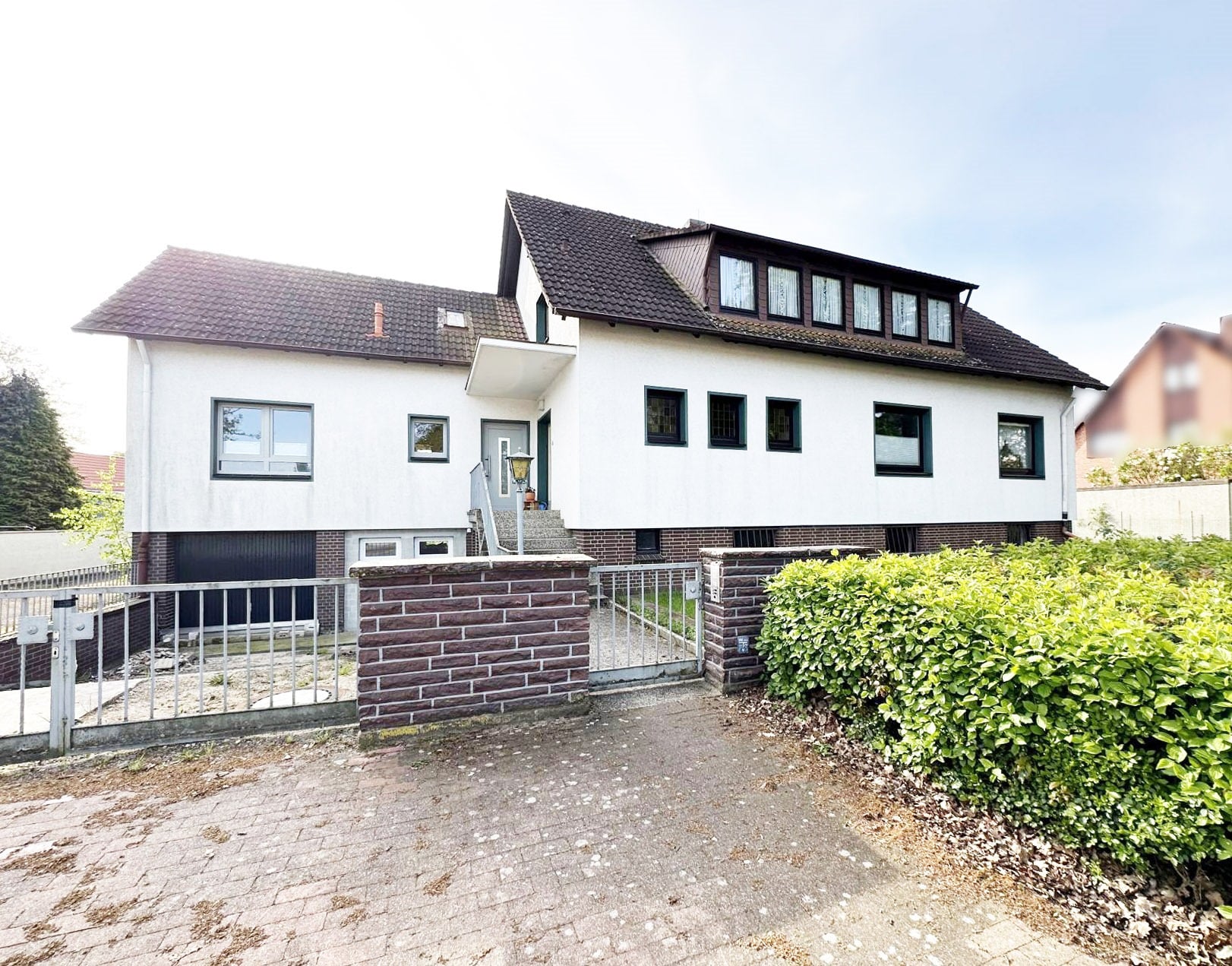 Großzügiges EFH mit Einliegerwohnung in Engelbostel, 30855 Langenhagen, Einfamilienhaus