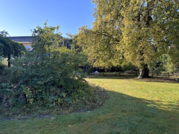 Grundstück - Uetze: Wohnbaugrundstück mit Abrisshaus (Okal-Fertighaus)