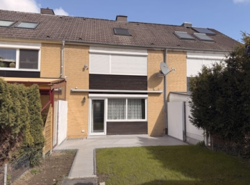 Ansicht aus dem Garten - Erst 2025 komplett modernisiert: Reihenmittelhaus in Hi.-Drispenstedt