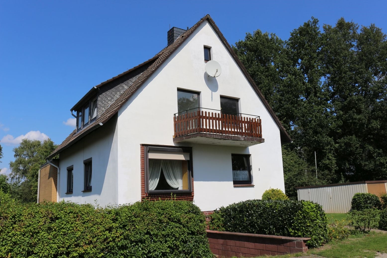 Neustadt-Wulfelade: Zweifamilienhaus mit Potenzial, 31535 Neustadt, Zweifamilienhaus