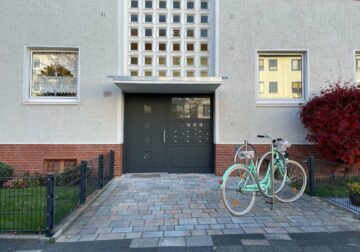 Hauseingang - 3-Zimmer-Mietwohnung mit Balkon in Hildesheim - Nähe Hohnsensee