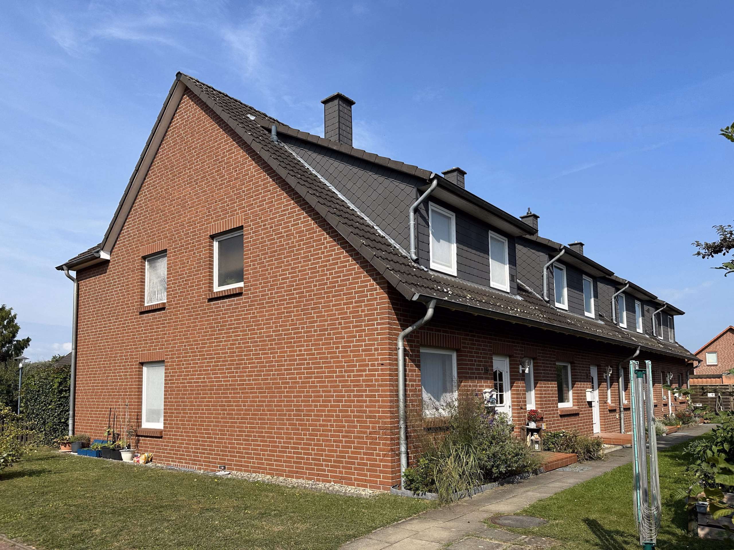 Celle-Groß Hehlen: Geräumiges Reihenmittelhaus mit Terrasse, Garten und Garage, 29229 Celle, Reihenmittelhaus
