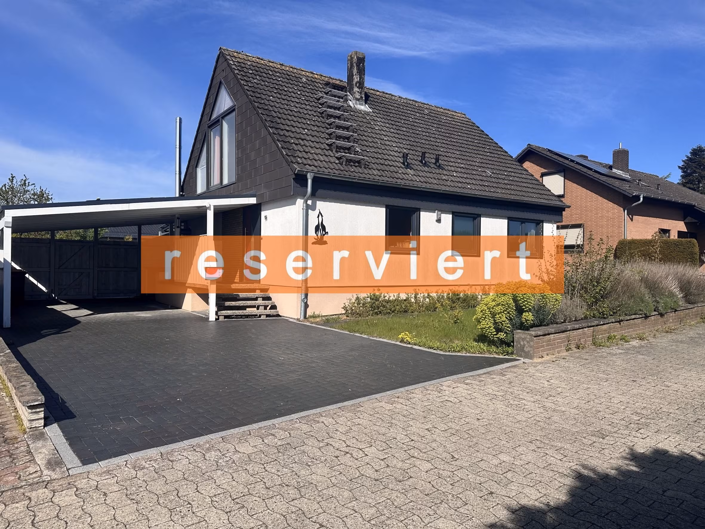 Söhlde: Streif-Haus mit Kamin, Garage, Carport, Keller und PV-Anlage, 31185 Söhlde, Einfamilienhaus