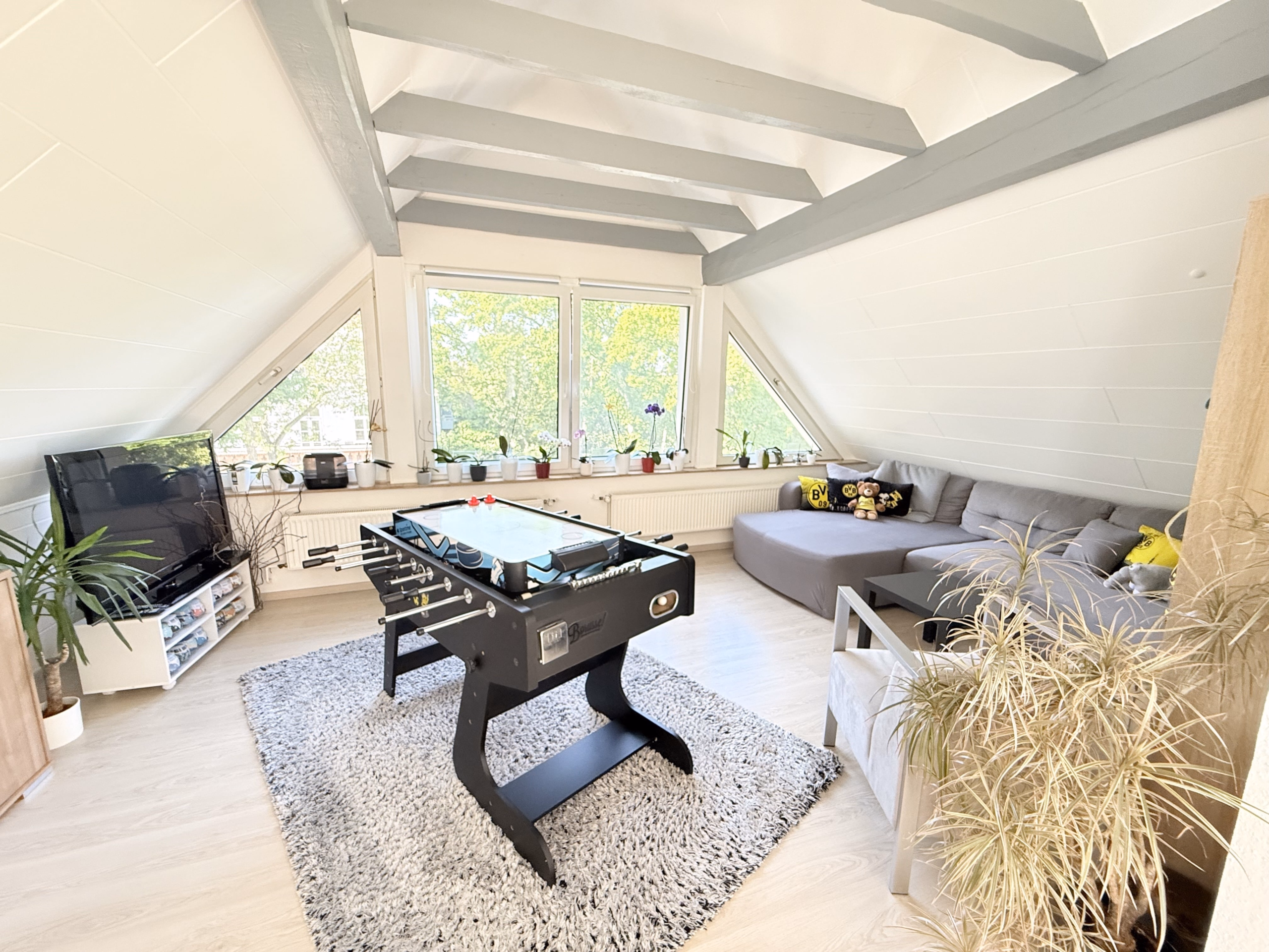 Schicke 1-Zi.-Studiowohnung im DG in offener Bauweise mit offener Küche in Hannover-Ahlem, 30453 Hannover, Dachgeschosswohnung