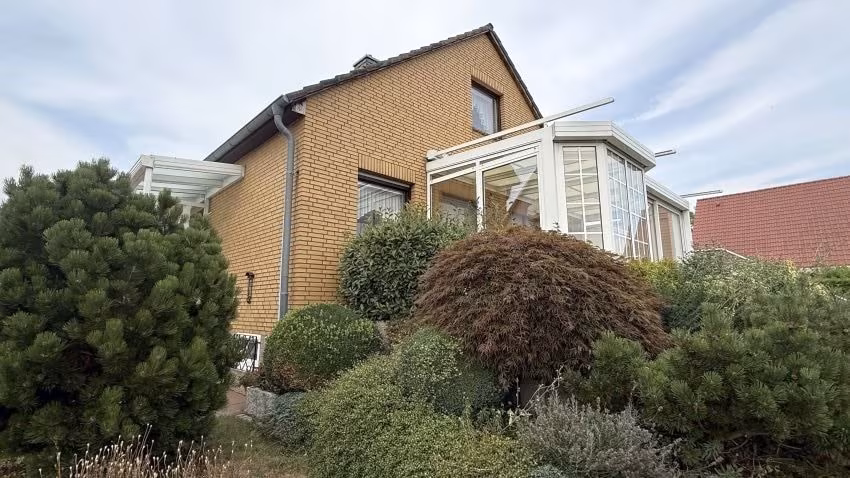 Attraktives Ein-/Zweifamilienhaus in idyllischer Feldrandlage, 30989 Gehrden, Einfamilienhaus