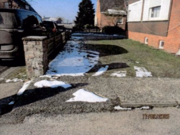 vordere Gartenfläche - Zwangversteigerung prov.-frei: EFH in Leese