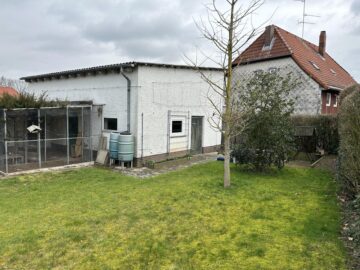 Hohenhameln OT Clauen: Haus für Handwerker mit Doppelgarage und Nebengebäude - Garten und Nebengebäude