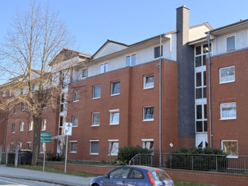 Sarstedt: 2-Zimmer-Wohnung mit Aufzug, Balkon und Tiefgaragenplatz, 31157 Sarstedt, Dachgeschosswohnung