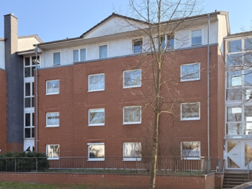 Hausansicht - Sarstedt: 2-Zimmer-Wohnung mit Aufzug, Balkon und Tiefgaragenplatz