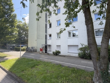 Hauseingang - Burgdorf/Südstadt: Sanierungsbedürftige 2-Zimmer-Wohnung