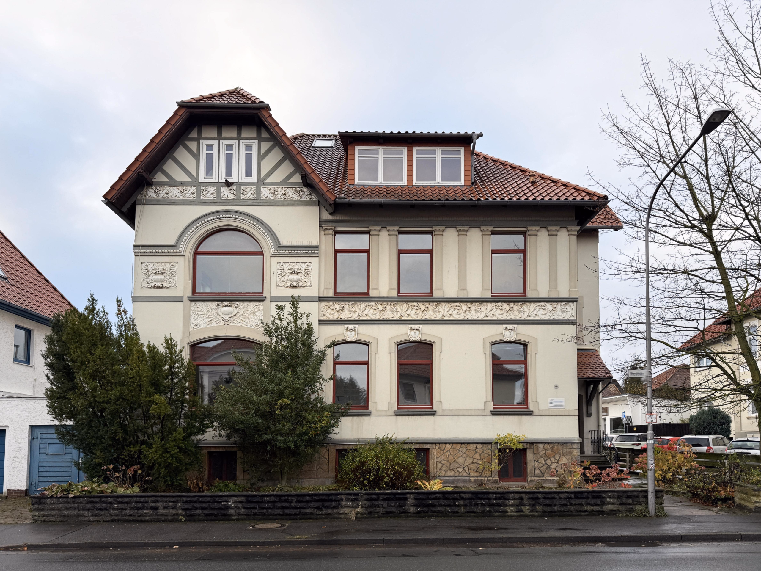 Charmante Altbauwohnung in Bahnhofsnähe, 30890 Barsinghausen, Dachgeschosswohnung