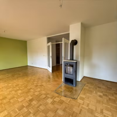 Wohnzimmer mit Kamin, Erdgeschoss