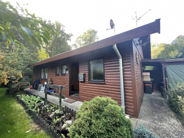 Ansicht Haustür - Charmantes Holzhaus am Spreewaldsee in Uetze - Erbbaurechtsgrundstück