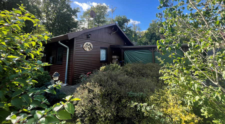 Vorderansicht - Charmantes Holzhaus am Spreewaldsee in Uetze - Erbbaurechtsgrundstück