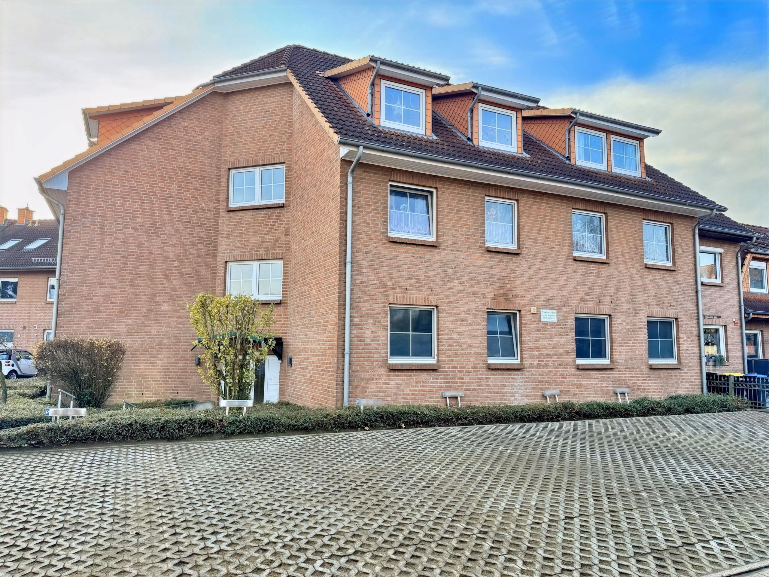 Ruhig und zentral gelegene 4-Zi.-ETW im 1. OG mit überdachter Loggia in Seelze – Letter, 30926 Seelze, Etagenwohnung