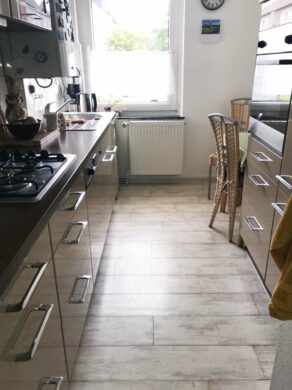 Küche (EBK gehört dem Mieter) - Vermietete 3-Zimmer-ETW in einem gepflegten 7-Familienhaus in Langenhagen
