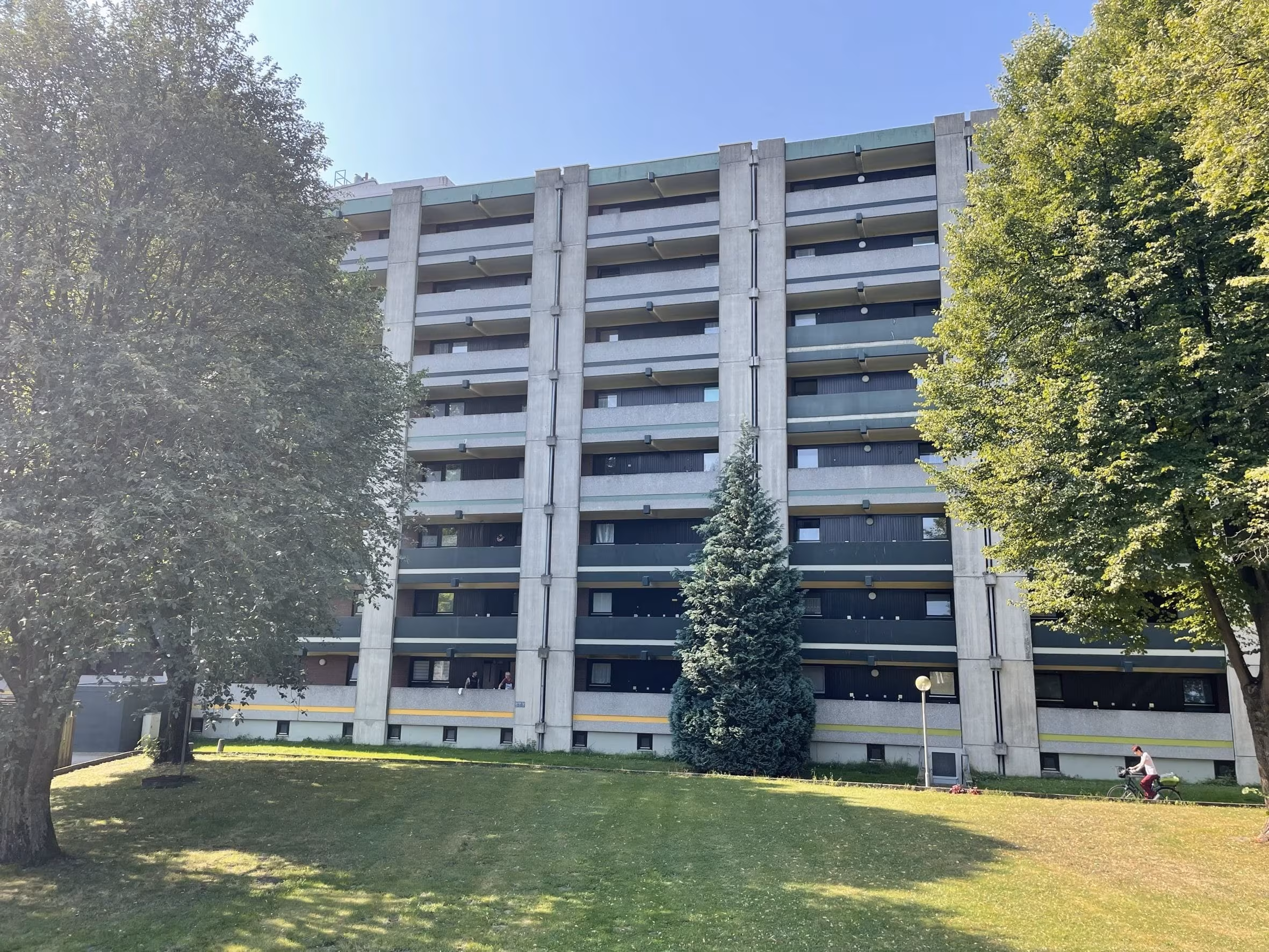 1-Zimmer-Mietwohnung mit Balkon und Tiefgaragenstellplatz, 30539 Hannover, Etagenwohnung