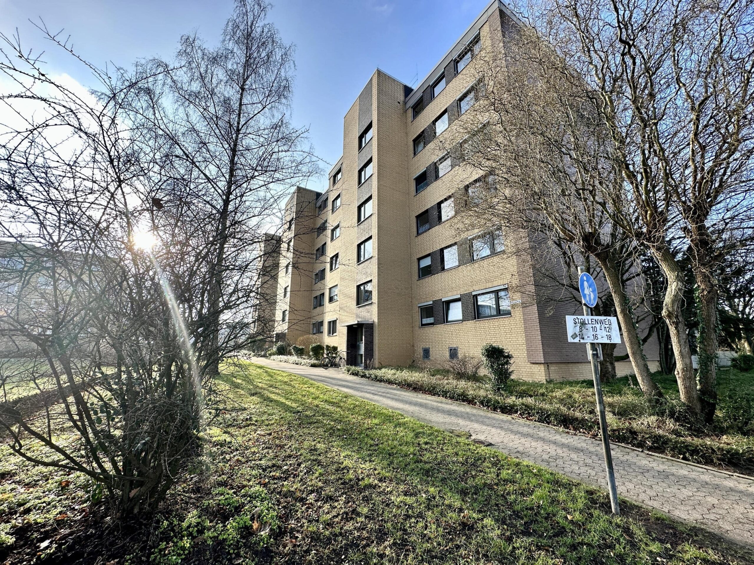 Wohnpark Ahlem: Helle und gut geschnittene 4-Zi.-ETW im Erdgeschoss mit großer Terrasse und Garage, 30453 Hannover, Erdgeschosswohnung