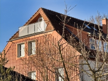 Seitenansicht - Hildesheim – Neuhof: Idyllisch Wohnen im sanierten Fachwerkhaus mit Geschichte