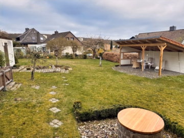 Garten - Hildesheim – Neuhof: Idyllisch Wohnen im sanierten Fachwerkhaus mit Geschichte