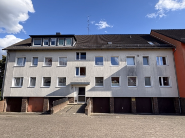 Rückansicht - Burgdorf: Renovierungsbedürftige Dachgeschosswohnung in ruhiger Lage