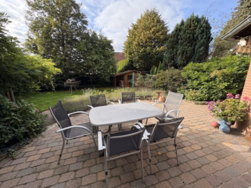Terrasse - Burgdorf: Sehr gepflegte Doppelhaushälfte in ruhiger Wohnlage
