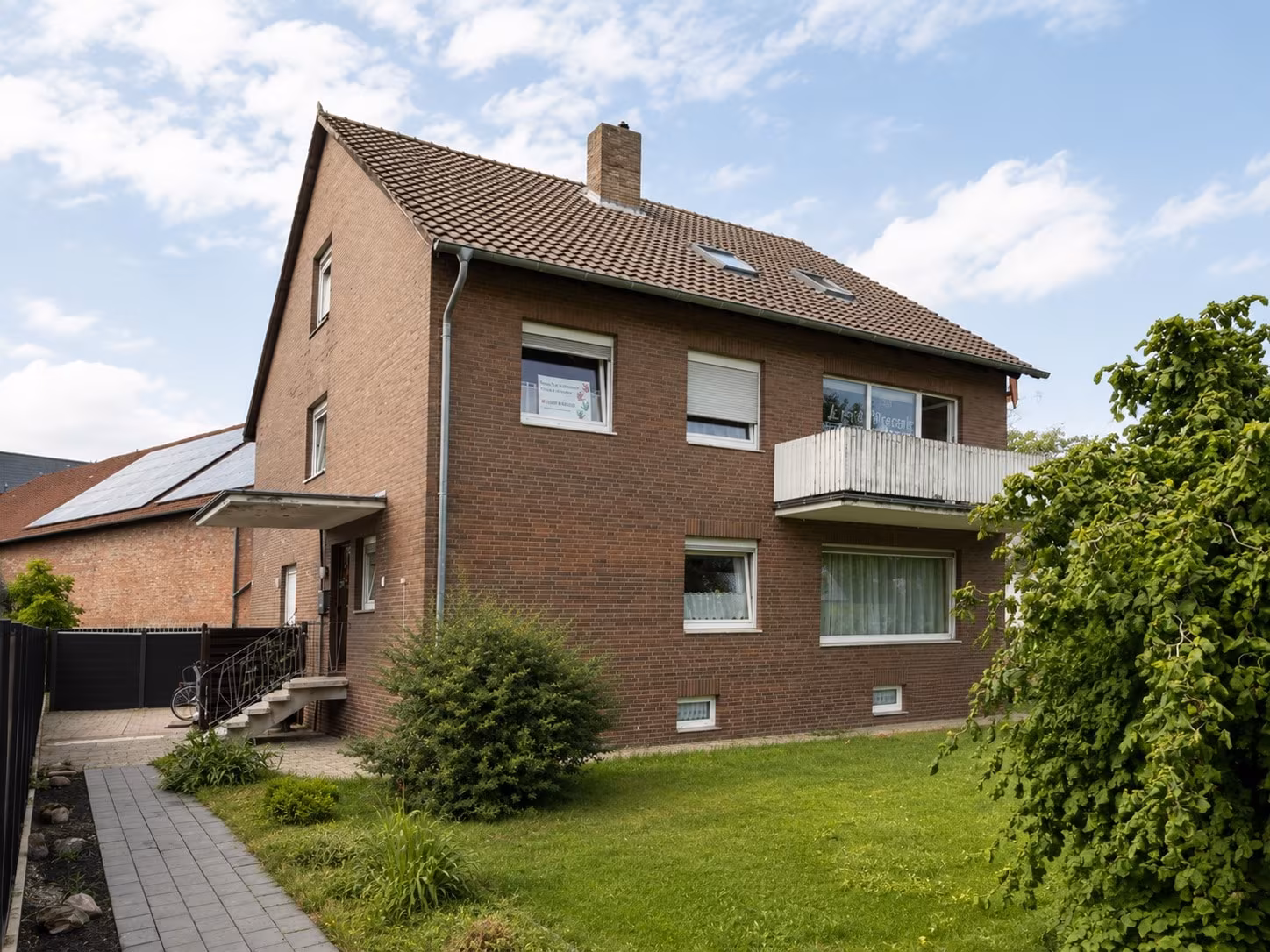 Algermissen: Voll vermietetes 3-Familienhaus für Kapitalanleger, 31191 Algermissen, Mehrfamilienhaus