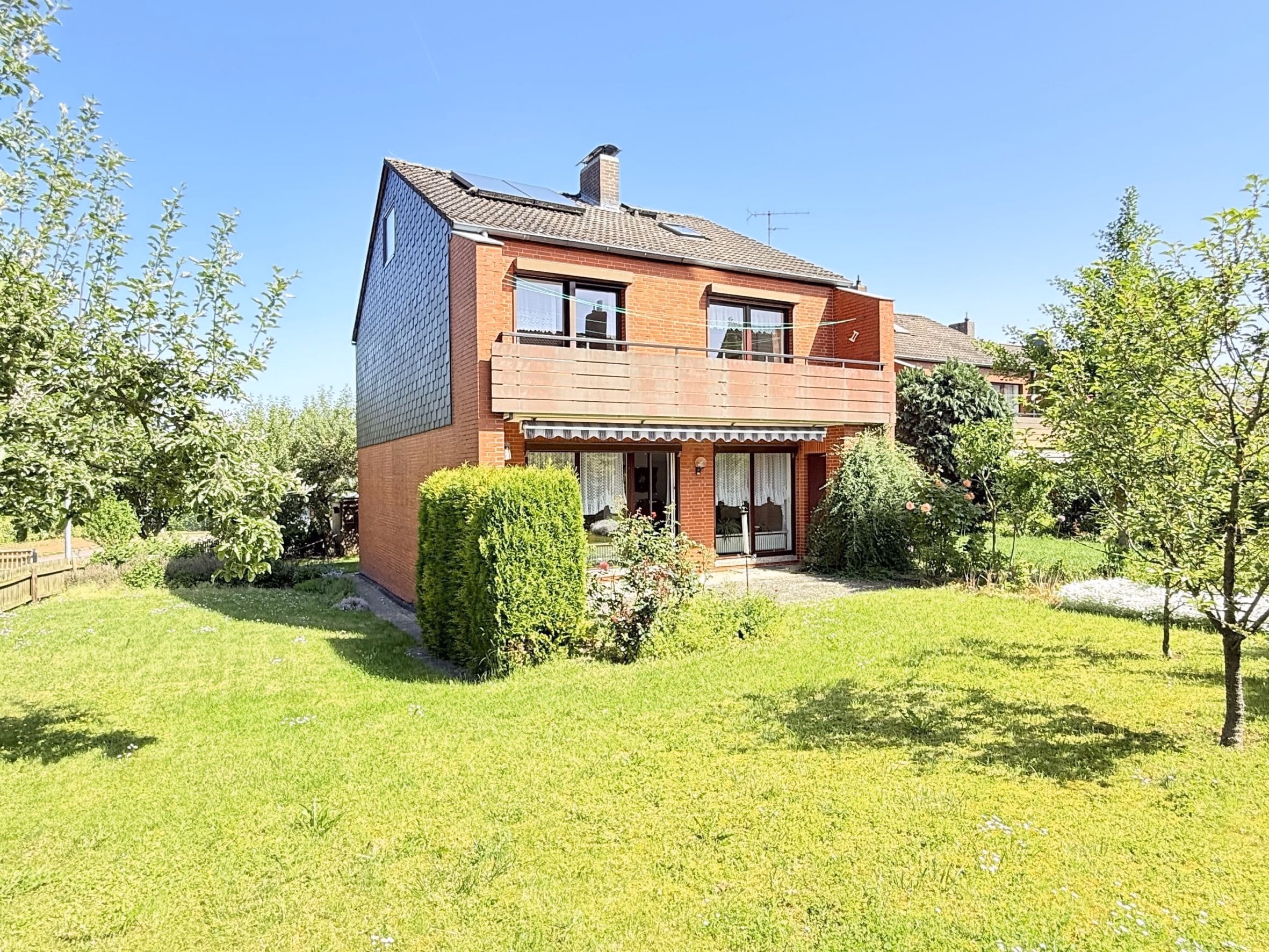 Großzügiges Reihenendhaus mit Garage am Ende einer Sackgasse in guter Wohnlage in Seelze – Harenberg, 30926 Seelze, Reihenendhaus