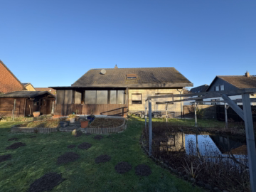 Gartenansicht - Burgdorf-Weststadt: Großzügiges Einfamilienhaus mit 8 Zimmern