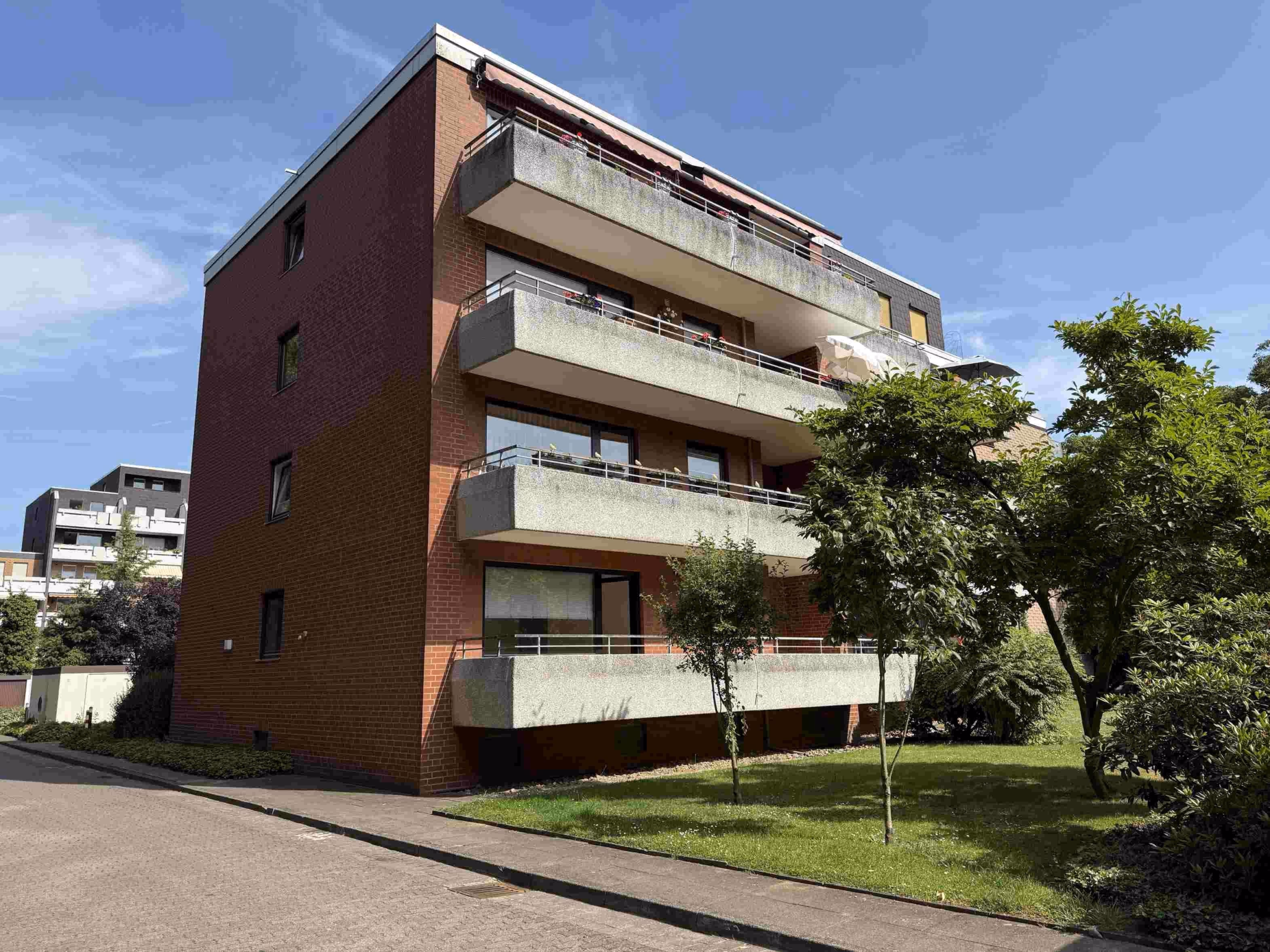Renovierungsbedürftige 4-Zimmer-ETW mit Garage in Langenhagen, 30853 Langenhagen, Erdgeschosswohnung