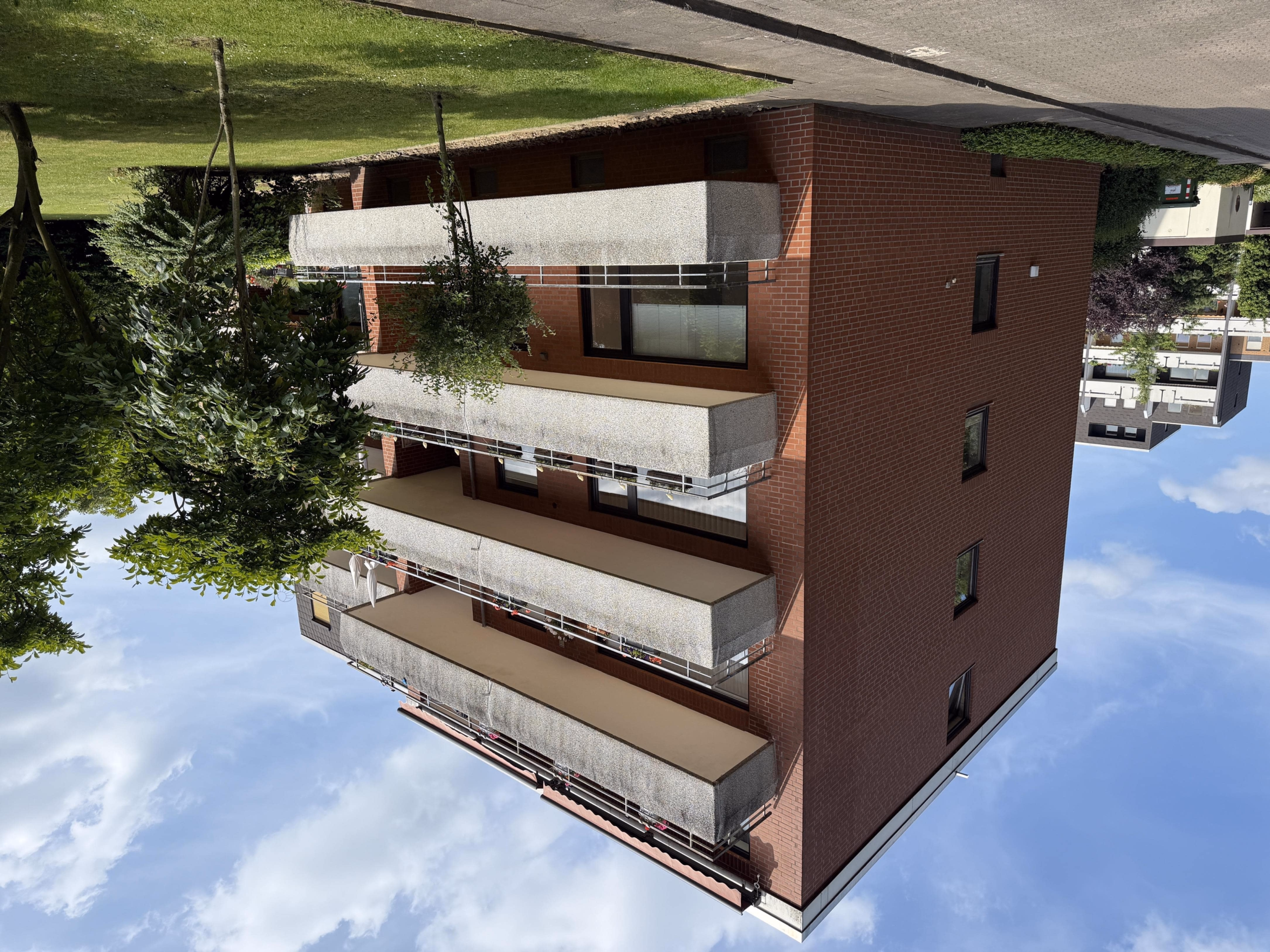 Renovierungsbedürftige 4-Zimmer-ETW mit Garage in Langenhagen, 30853 Langenhagen, Erdgeschosswohnung